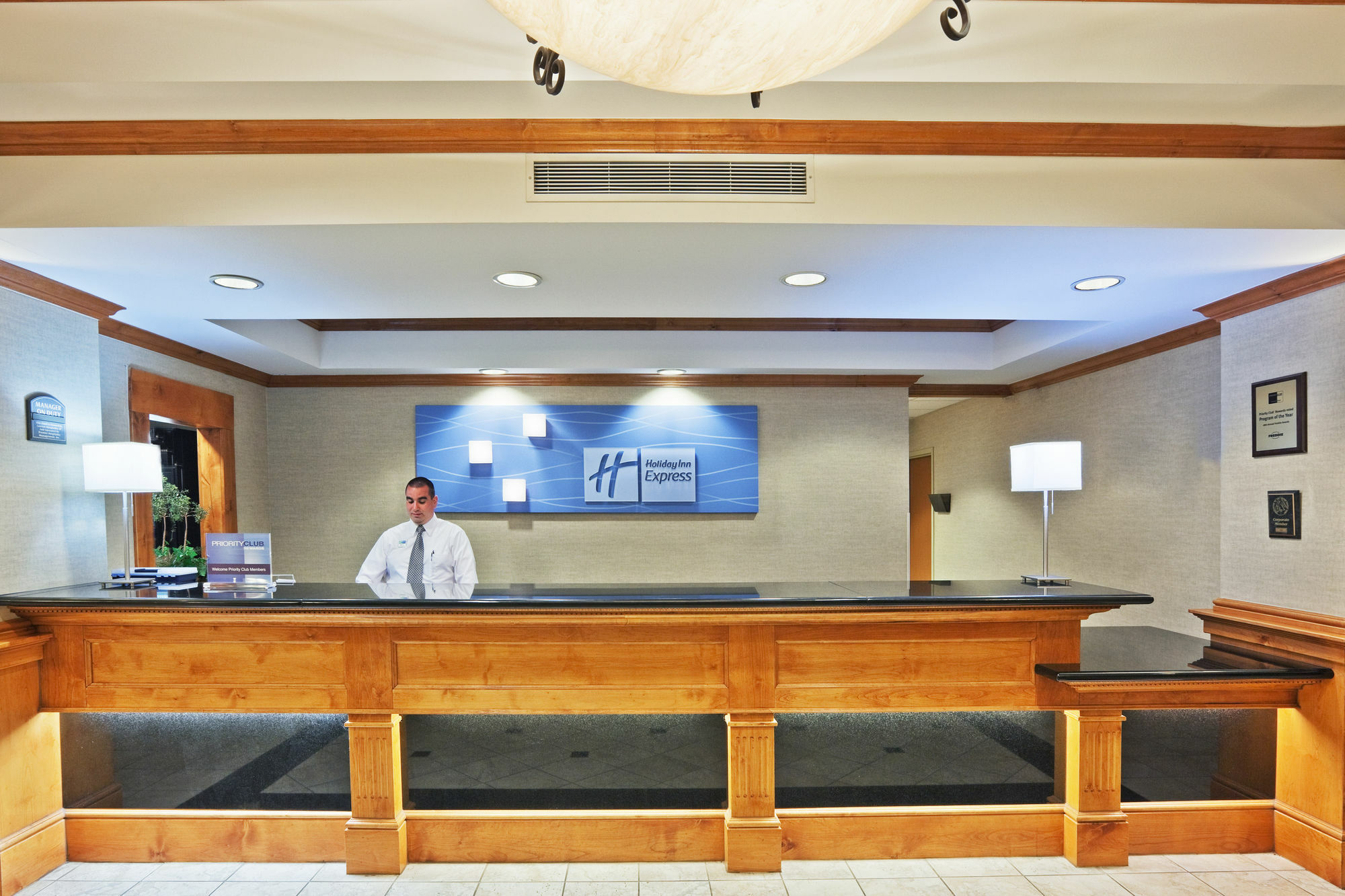 Holiday Inn Express Hotel & Suites Lawton-Fort Sill By Ihg Интерьер фото